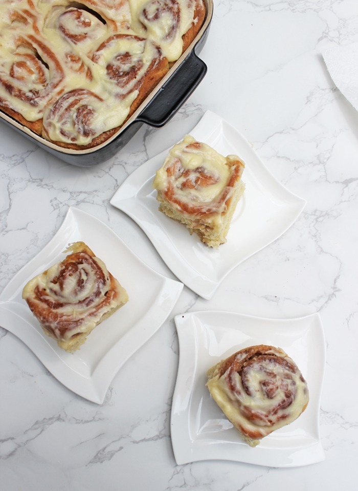 Perfekte Zimtschnecken-Brioche mit Vanille-Frischkäse-Glasur 24