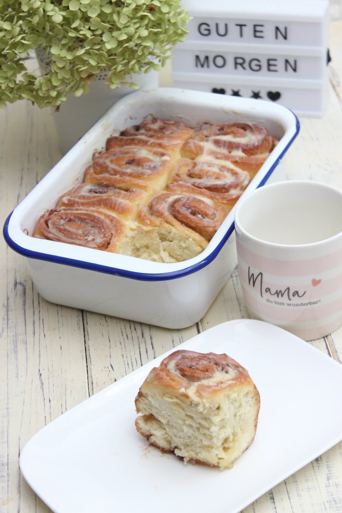 Fluffige Zimtschnecken - Cinnamon Rolls Rezept