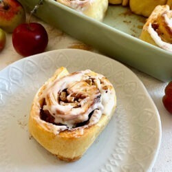 Mega leckere zimtschnecken mit apfelfüllung und frosting 2