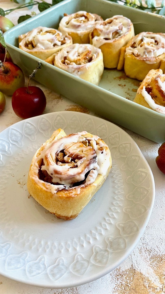 IMG Zimtschnecken mit Apfelfuellung und Frosting Rezep 05