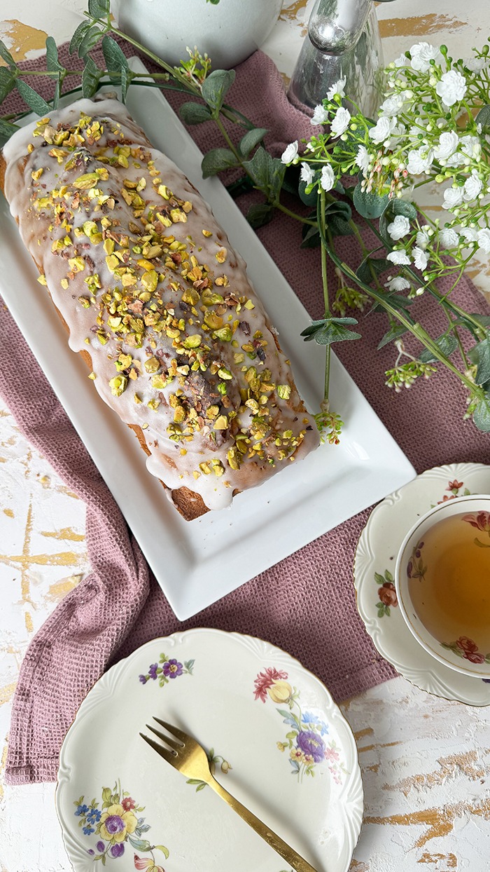 Zitronenkuchen mit Buttermilch und Pistazien - Super saftig, Zitronenkuchen Kastenform,