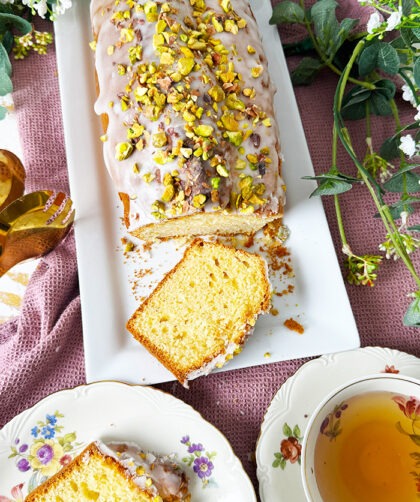 Zitronenkuchen mit Buttermilch und Pistazien - Super saftig