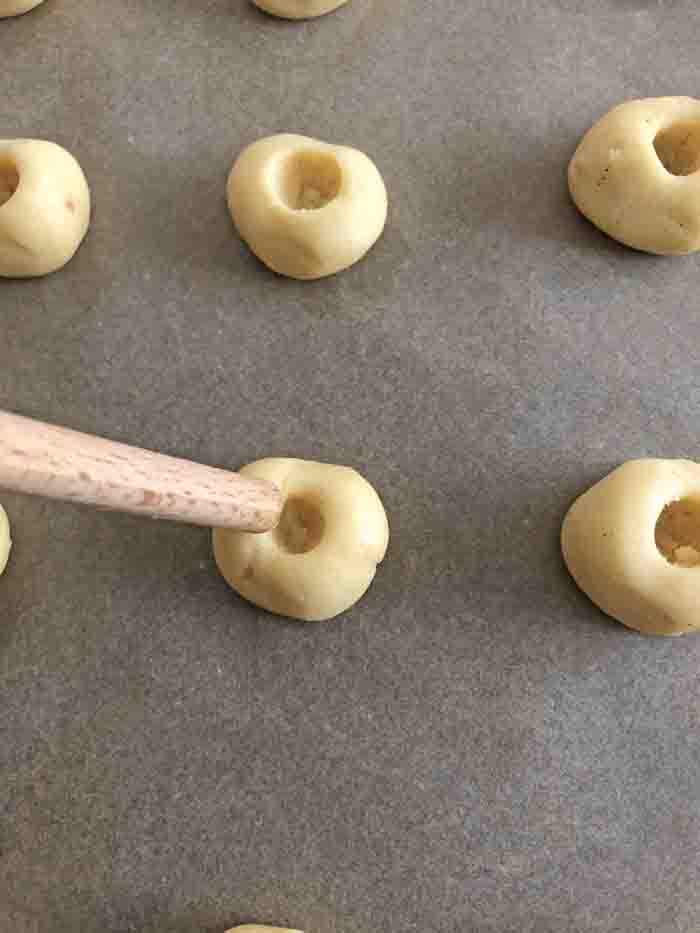 Zitronenküsse mit Lemon Curd - Weihnachtsplätzchen Rezept Zitronenküsse mit Lemon Curd - Weihnachtsplätzchen Rezept