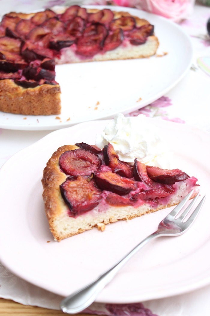 Schnell gemachter Zwetschgenkuchen mit Quark-Öl-Teig