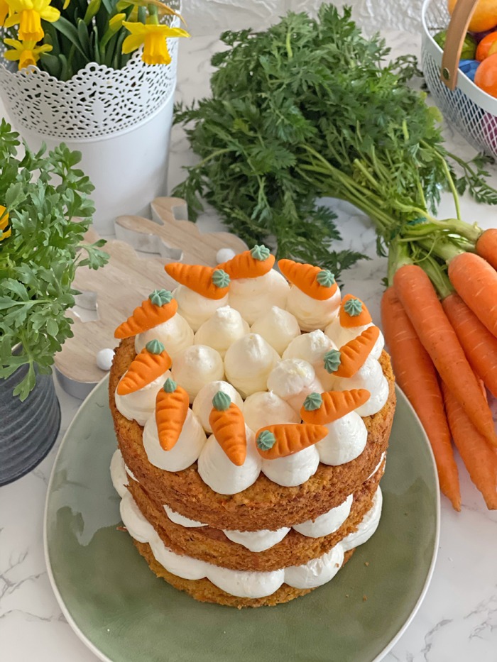 Karotten-Haselnuss-Torte mit Vanillecreme Ostertorte