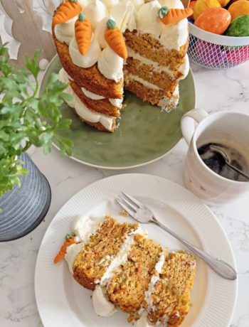 Mega leckere karotten-haselnuss-torte mit vanillecreme 4
