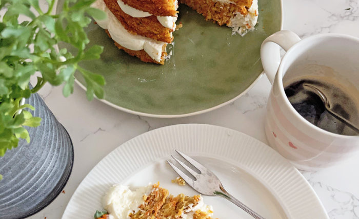 Karotten-Haselnuss-Torte mit Vanillecreme