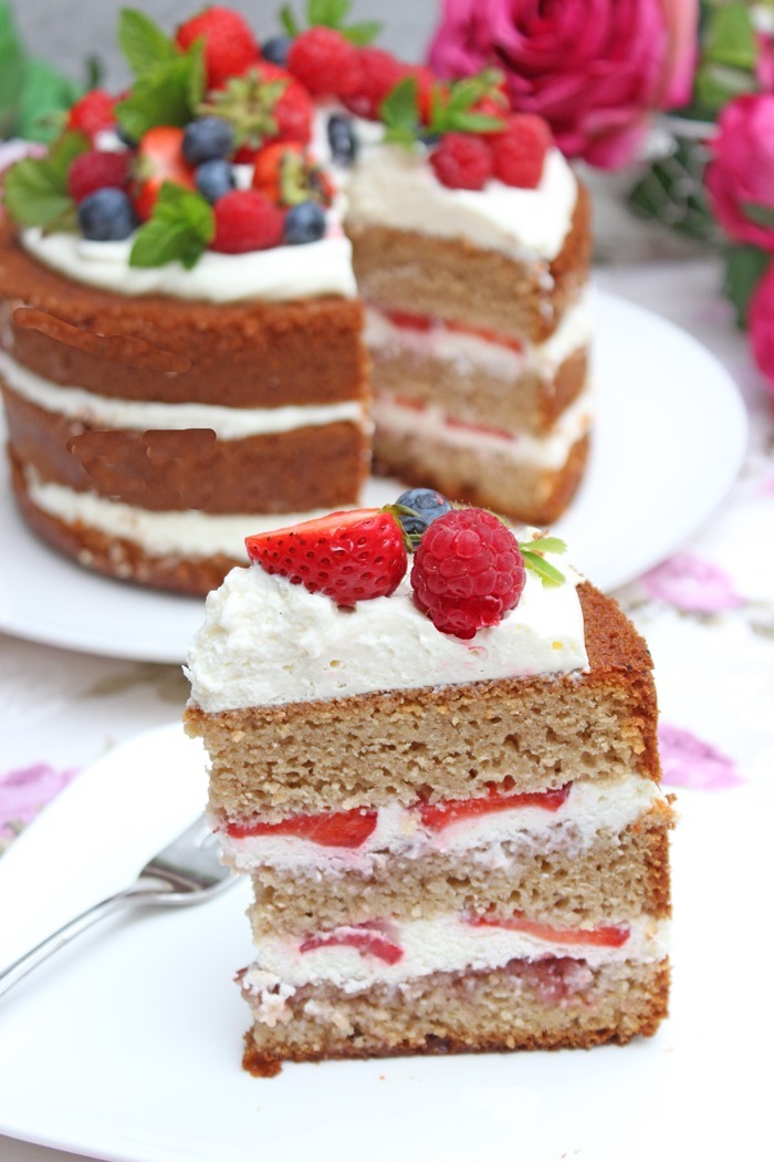 Schwedische Midsommar Torte mit Erdbeeren Schwedische Erdbeertorte